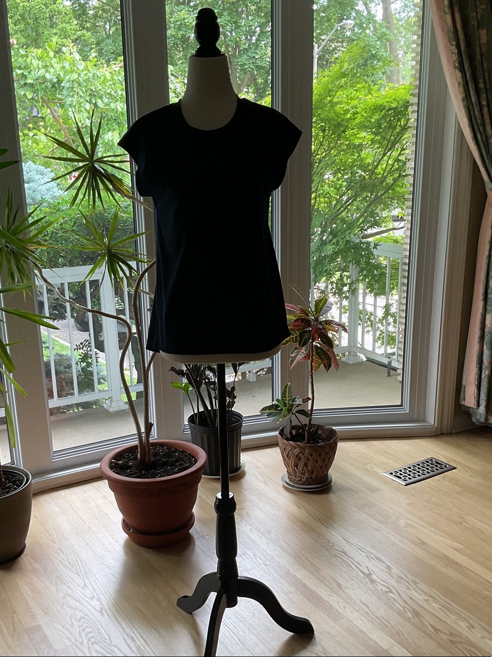 MPG Women’s XS Cap Sleeve Performance Activewear Top Dark Navy High Low Hem